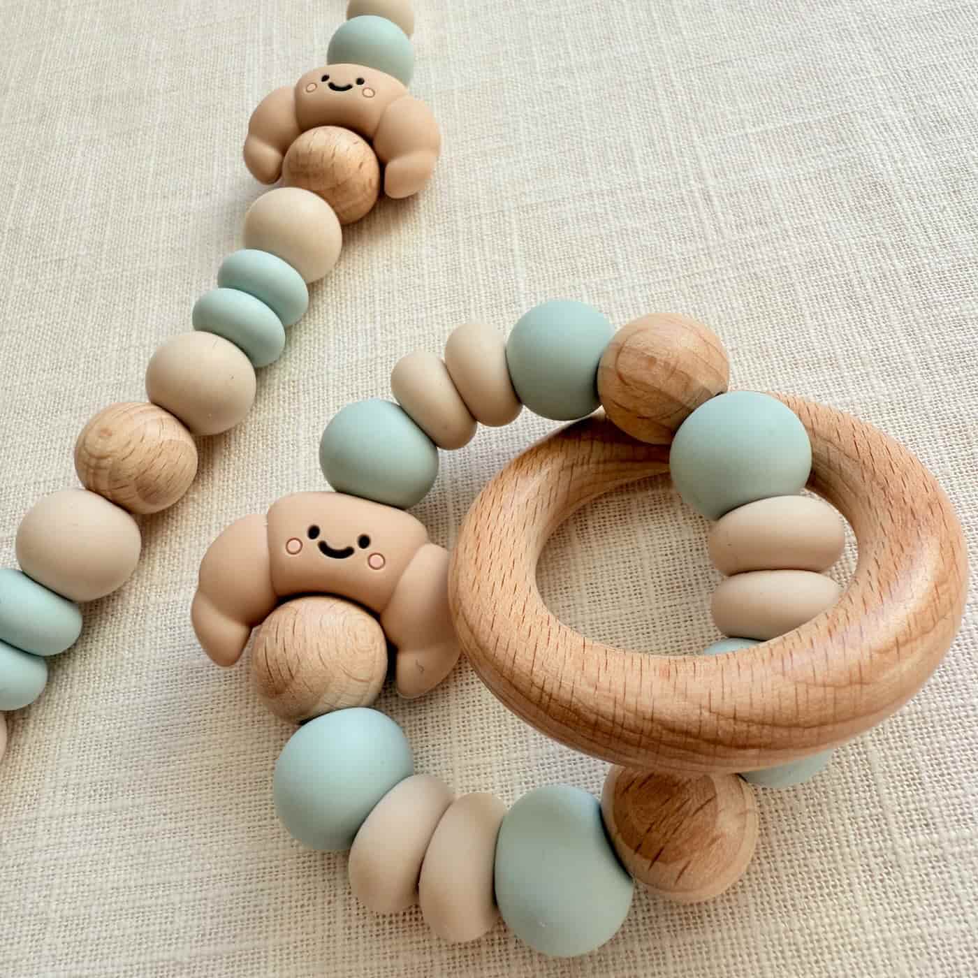 Bijtring | Croissant 3 bijtring/speenkoord croissant blauw