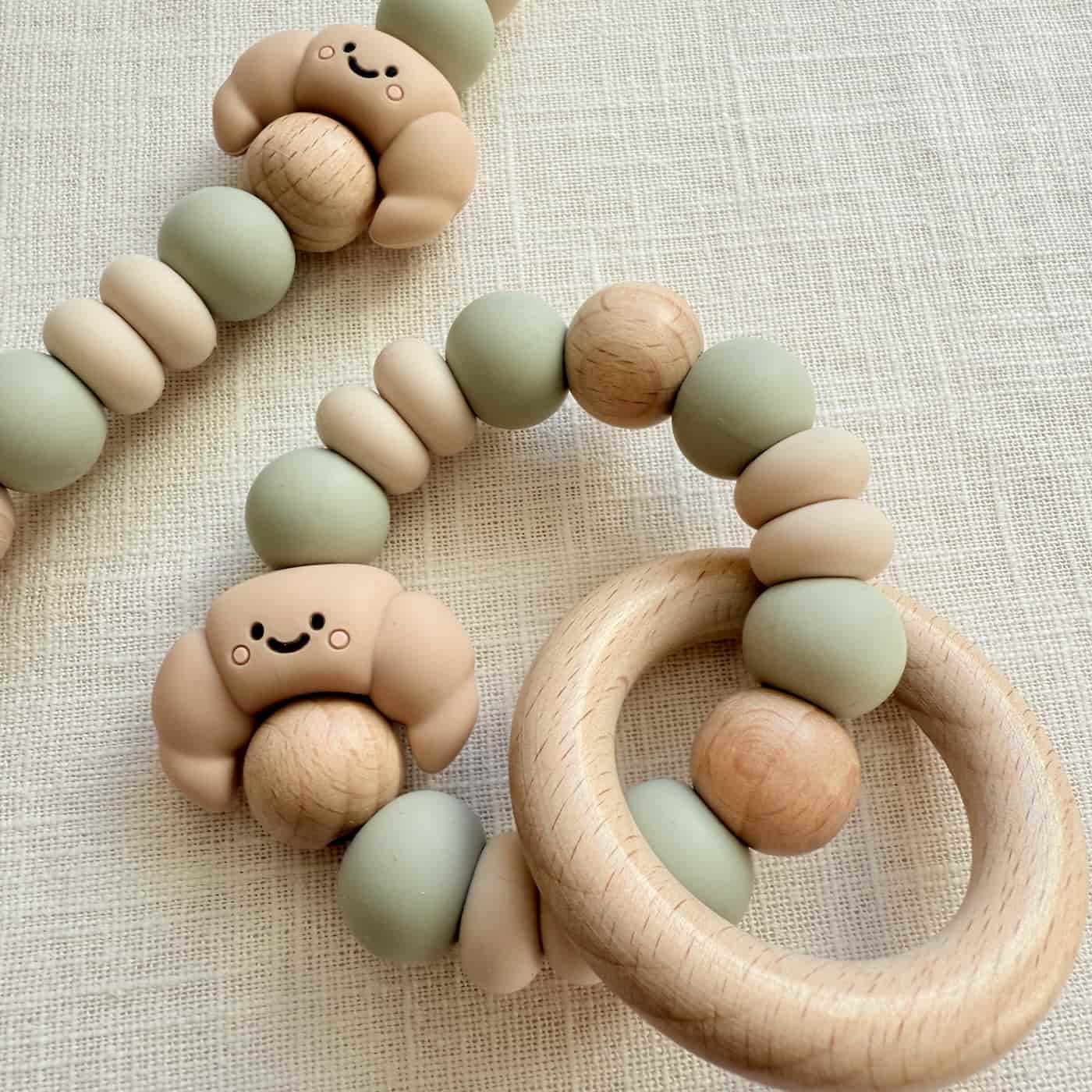 Bijtring | Croissant 5 bijtring/speenkoord croissant groen