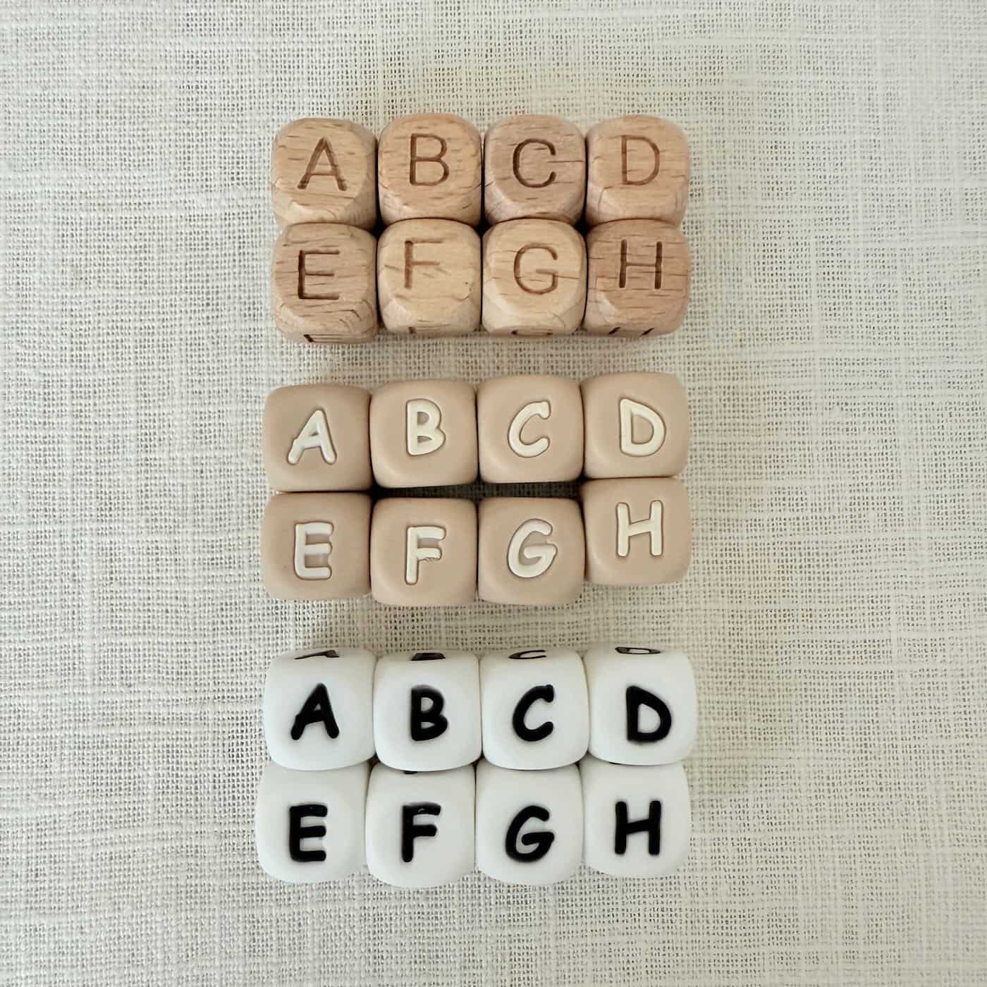 Speenkoord met naam | Croissant 3 keuze letterkralen