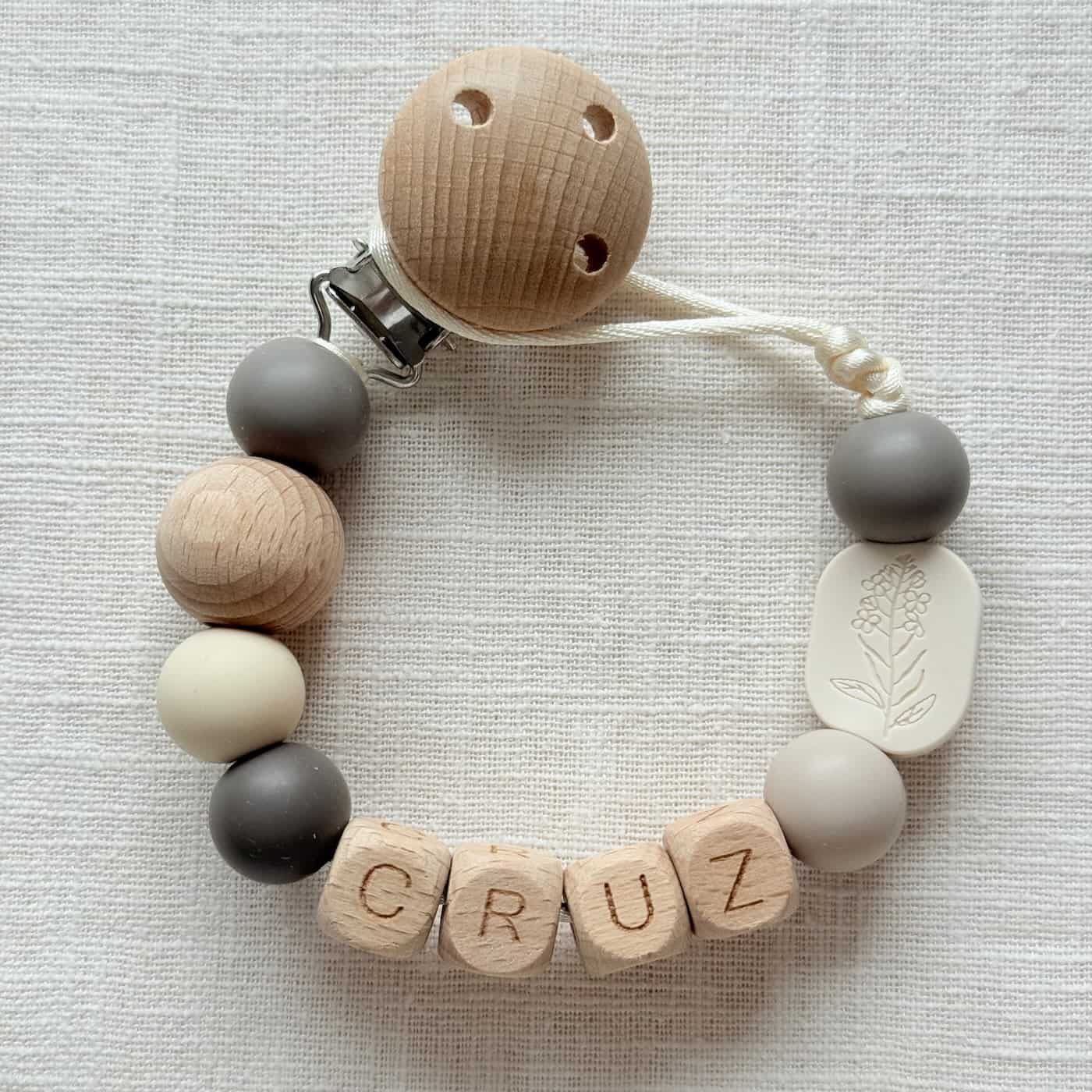 Speenkoord met naam | creme taupe 2 speenkoord met naam creme taupe